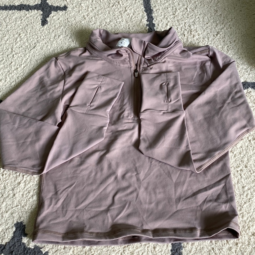 QUARTER ZIP TIGHT TOP SIZE M !!